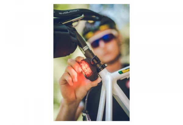 Éclairage Arrière Lezyne KTV Pro Drive Rear Noir – Image 4