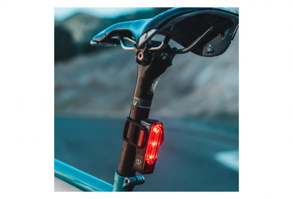 Éclairage Arrière Lezyne Strip Drive Pro Alert Rear Noir – Image 2