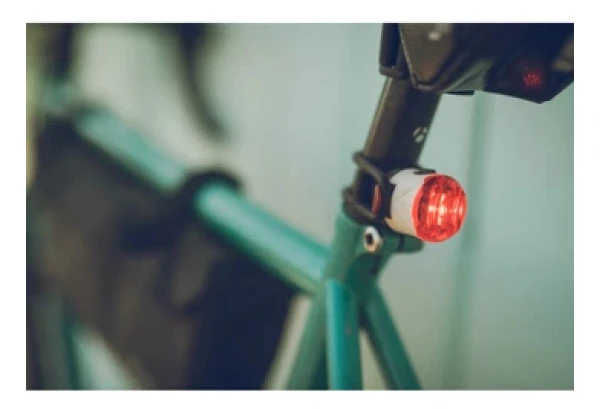 Eclairage Arrière Lezyne Femto USB Drive Noir – Image 4