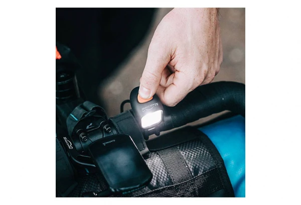 Éclairage Avant Magicshine MJ 900 Noir – Image 2